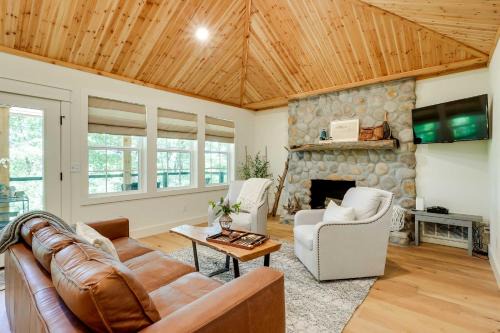 Beaver Shores House | Spacious Home on Beaver Lake with Deck and Fire Pit!