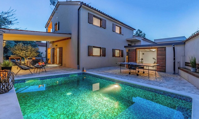 Barbariga House | Spacious home with swimming pool and gym
