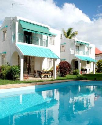 Flic-en-Flac House | Spacious House in Flic en Flac with Shared Pool
