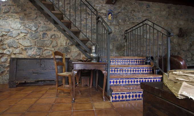 Munilla Cottage | Spacious house in the mountains in stone and wood, with garden, porch and barbecue.
