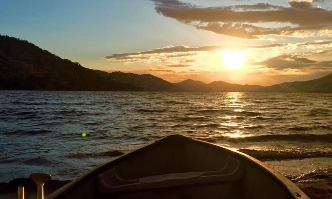 Kaweah House | Spacious House with Breathtaking Panoramic Views and Private River Access