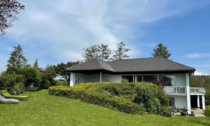 Lichtenfels House | Spacious house with garden and magnificent views of the Upper Main Valley