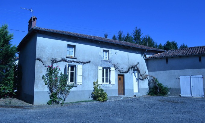Chabanais House | Spacious house with town view