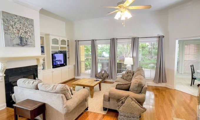 Hattiesburg House | Spacious King Suite Home W/Serene Patio