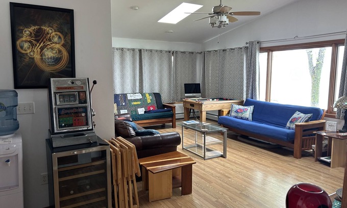 Wisconsin House | Spacious, Lakefront 2-bedroom/2-bath house 30 min to Lambeau Field w/Futon in LR