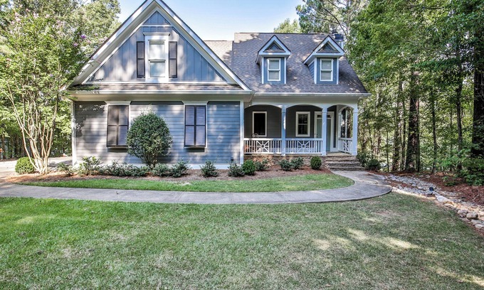 Greensboro House | Spacious Lakefront 5-bedroom house in charming Greensboro