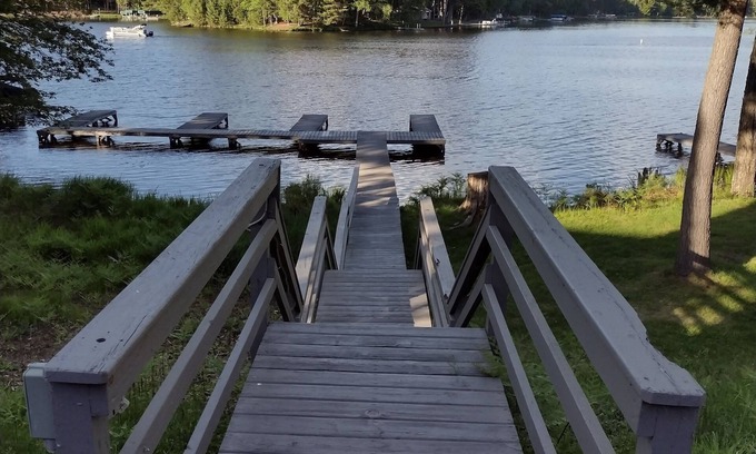 St Germain Condo | Spacious Lakefront/Snowmobile Lodge Condo