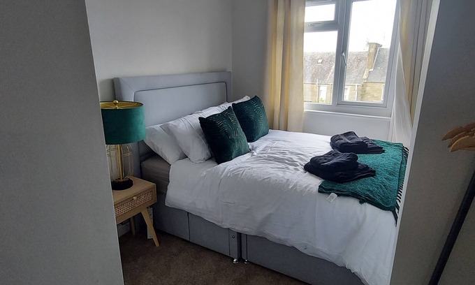 Dundee Apartment | Spacious, lively, lovely and feel right at home