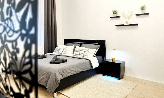 Gesundbrunnen Apartment | Spacious Loft Living: 130m² Apartment Near Berlin's Top Sights