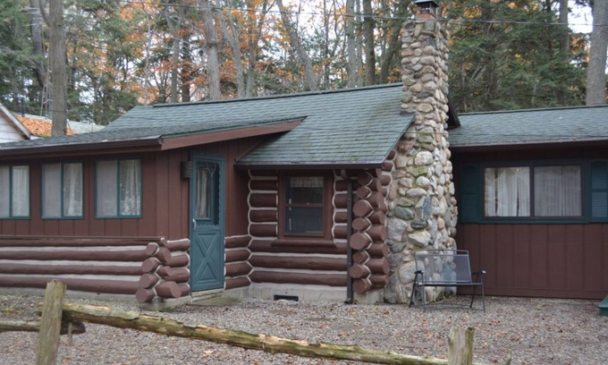 Honor House | Spacious Log Cabin - Sleeping Bear National Lakeshore