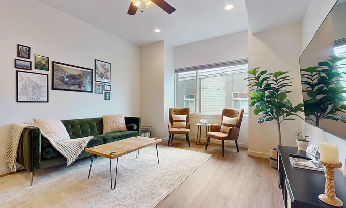 Hilltop House | Spacious & Luxe Condo: Best Mt. Rainier Views, Walkable & Unrivaled Comfort