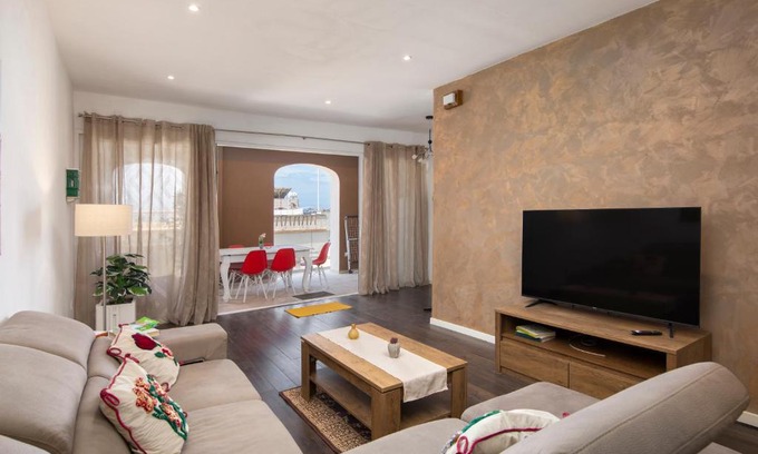 Zurrieq Apartment | Spacious Luxury 3BR Apartment with Terrace & Open Views - Zurrieq, close to sea