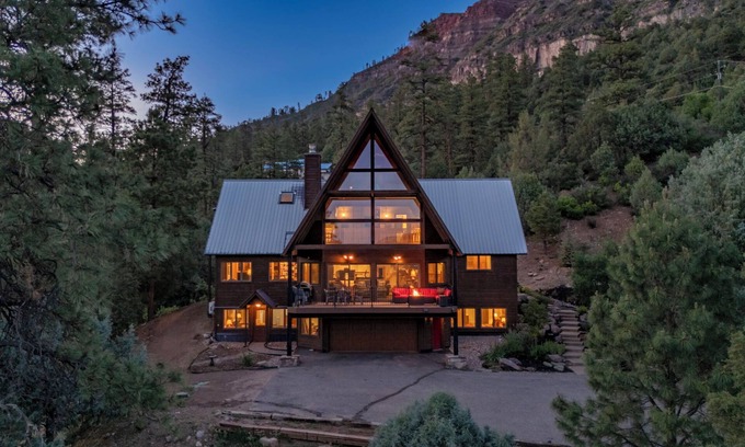 Hermosa House | Spacious Luxury Home Close to Downtown and Ski, Private Hot Tub, Amazing Views