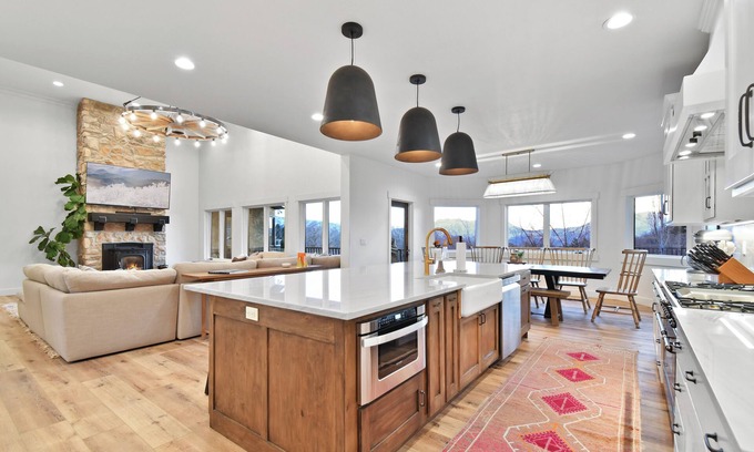Lake Creek Estates House | Spacious Luxury Heber House