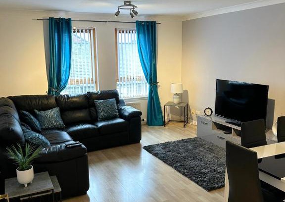 Broughty Ferry Apartment | Spacious, modern 3 bedroom luxury flat in centre location