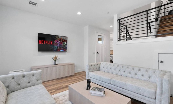 University Hills and Windsor Park House | Spacious, Modern Austin Home Mins to Downtown, Franklin BBQ & Live Music!