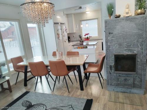 Vantaa Bed & Breakfast | Spacious Modern House 10 km from airport, sauna