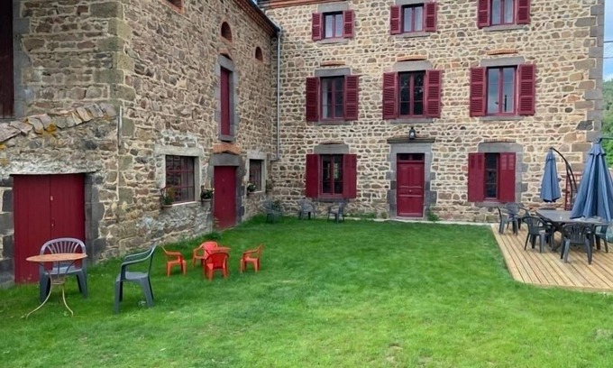 Javaugues Cottage | Spacious Modern House with Garden, Terrace & Game Room Near Brioude