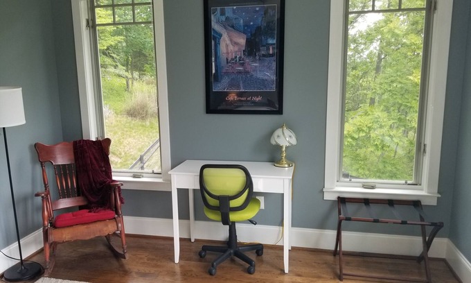 Blacksburg House | Spacious mountain retreat in Blacksburg with panoramic views and close to VT.