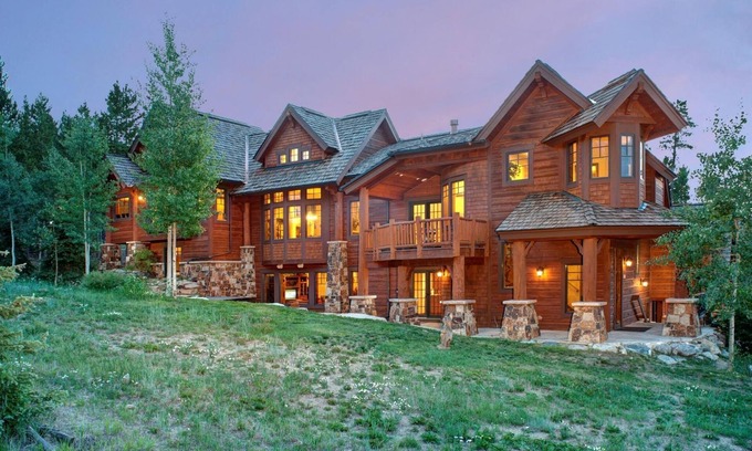 Timber Trail House | Spacious, mountain modern, ski in and walk out Peak 8 home