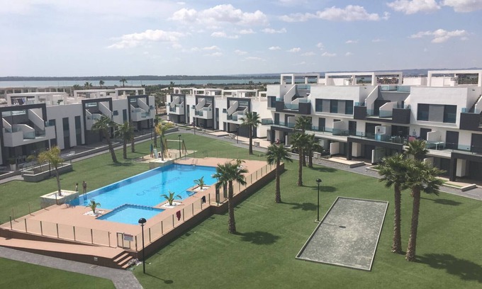 Guardamar del Segura Apartment | Spacious new 3 bed 2 bath luxury apartment with garage + storage room + terrace + solarium 81m²