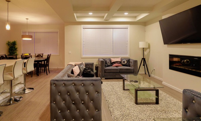Southeast Edmonton House | SPACIOUS NEW EXECUTIVE LUXURY HOME AT THE ORCHARDS