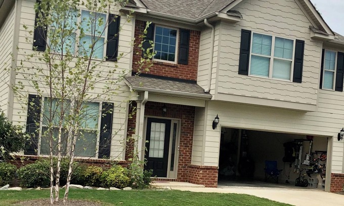 Newnan House | Spacious Newnan Retreat - Minutes from Hospital & Celebrations!