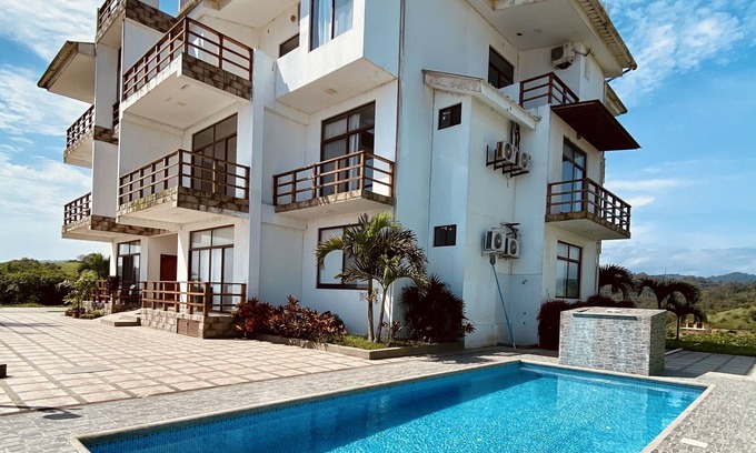 Las Nunez Condo | Spacious ocean view condo — 3 min from the beach!