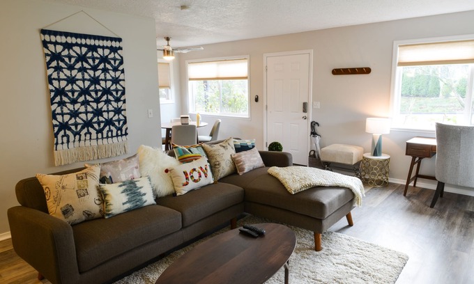 Cedar Hills Apartment | Spacious one level home in fantastic location!