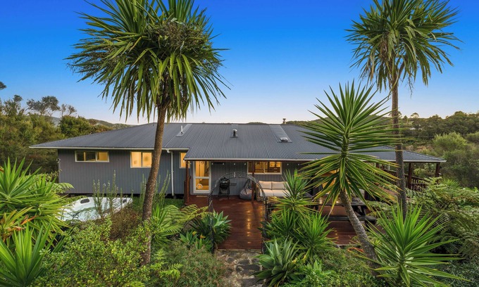 Haruru House | Spacious Paihia Dark Sky Retreat with Spa Pool and Fireplace