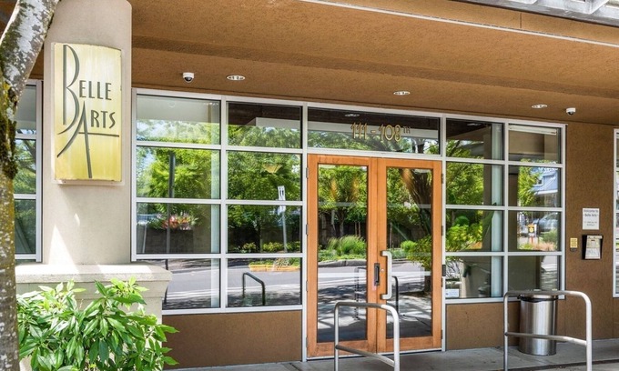 West Bellevue Condo | Spacious penthouse unit in downtown Bellevue