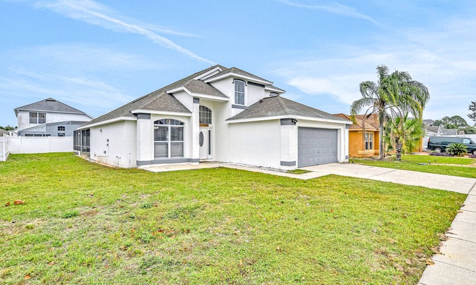 Lindfields House | Spacious pool home near Disney with enclosed yard, game room, & washer/dryer