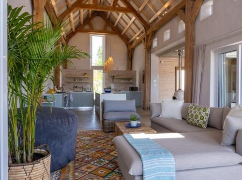 McGregor House | Spacious Post-and-Beam Marvel in quiet McGregor