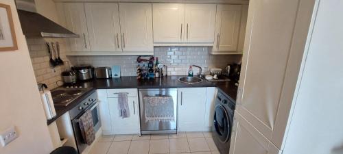 Inchicore Apartment | Spacious Riverside 1Bd in Bustling Village