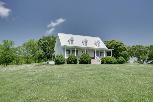 Lauderdale County House | Spacious Rural Getaway in Lexington with Deck!