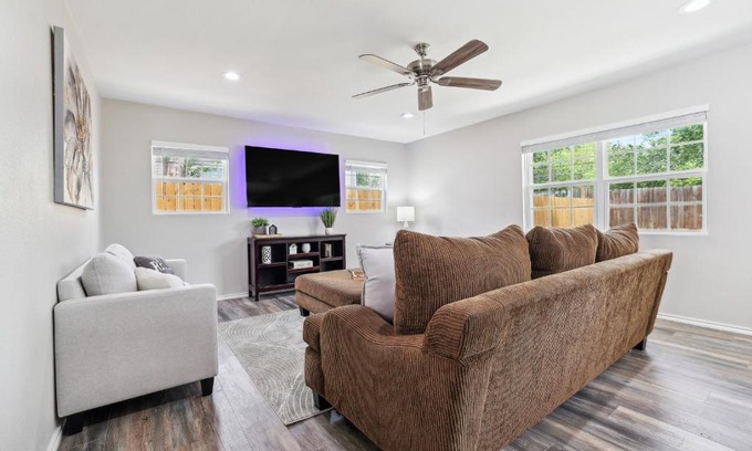 Shearer Hills - Ridgeview House | Spacious San Antonio Retreat with Private Patio!