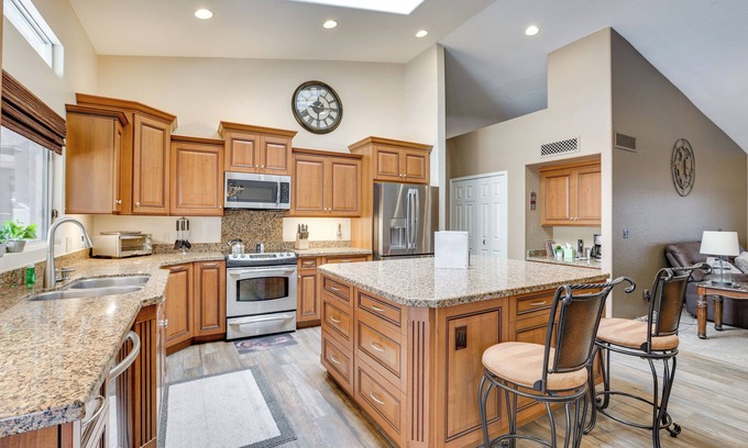 Paradise Valley Village Cottage | Spacious Scottsdale Home: Pool & Covered Patio