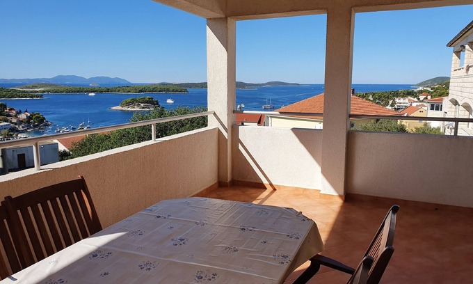 Hvar Apartment | Spacious sea view apartment