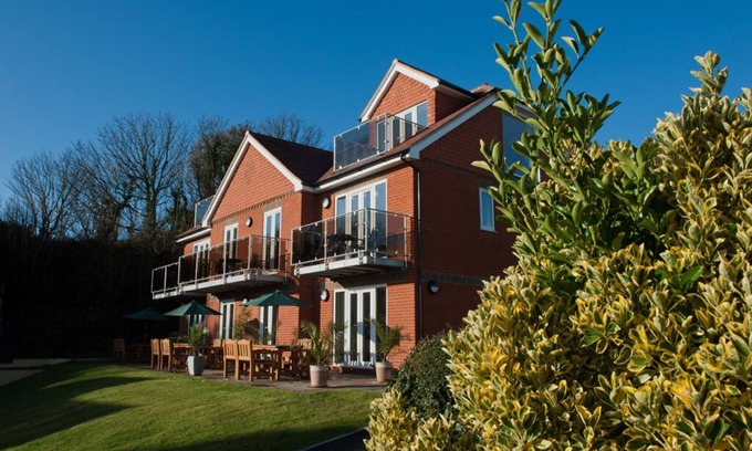 Ore Apartment | Spacious Self-Catering 1 Bed Apt/Country & Sea Views