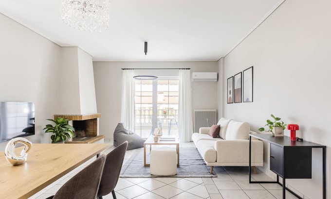 Marousi Apartment | Spacious Serenity in Marousi