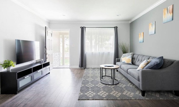 Azusa House | Spacious Sleek New Home in Azusa w/2 King Beds, 2 Luxurious Baths, Full Kitchen, and Gated Parking Spot.