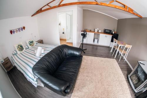 Ohakune House | Spacious sleep-out