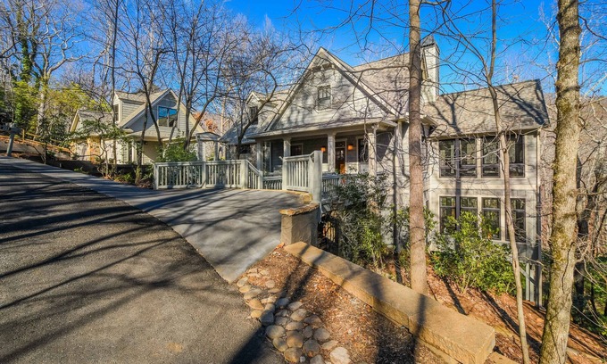 Big Canoe House | SPACIOUS SPECTACULAR BIG CANOE HOME OVER STREAM. WATERFALLS, TRAIL Mountain VIEW