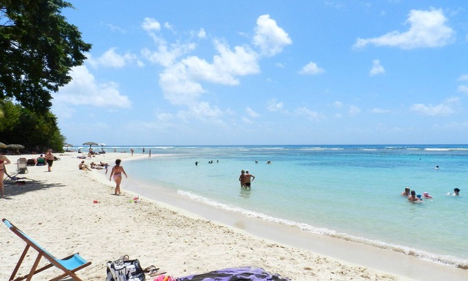 Anse des Rochers Apartment | Spacious Studio 3 People on beautiful beach "exceptional place"