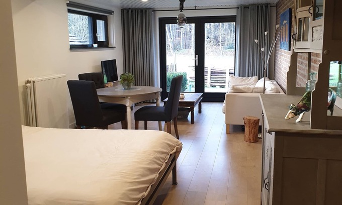 Knegsel Apartment | Spacious Studio, in wooded hiking/biking area