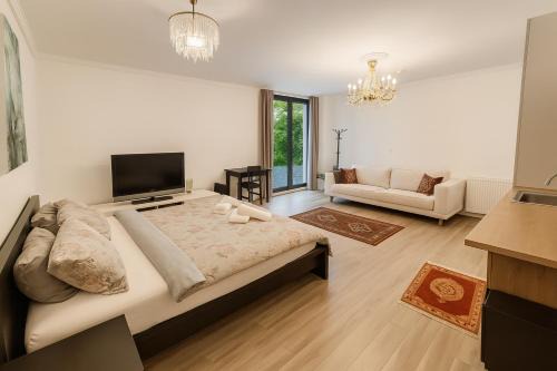 Tuchomerice Apartment | Spacious Suite - KindStay Suites Prague Airport