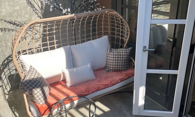 Burnaby Apartment | Spacious Suite with Wine Cellar backing onto Burnaby Mountain Pet Friendly