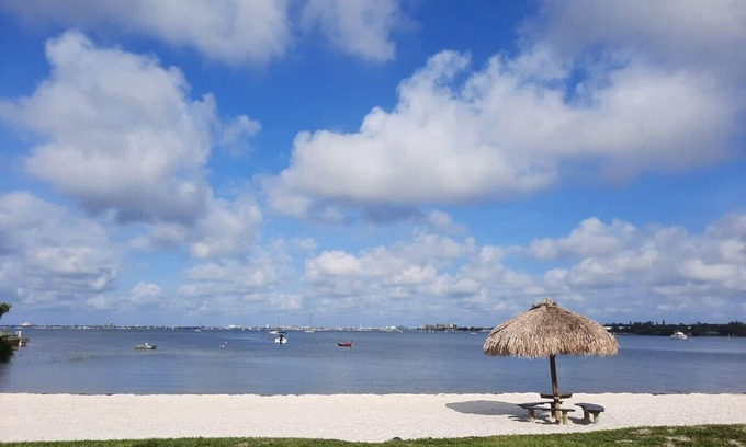 Bayview House | Spacious Townhome - Bermuda Bay Beach & Raquet Club - St. Petersburg