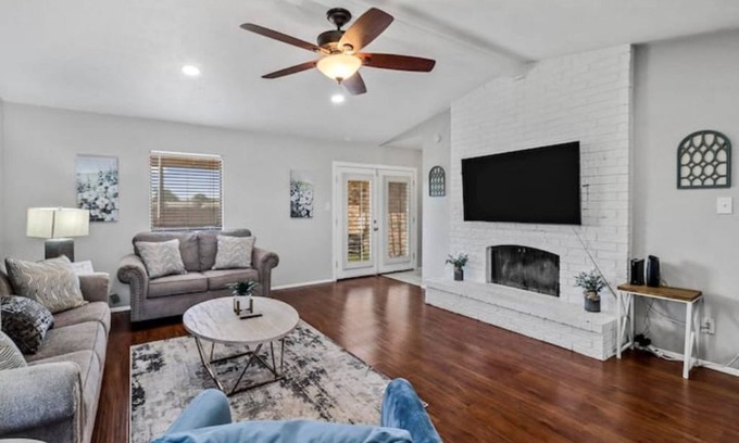 Northeast Carrollton House | Spacious Updated Carrollton 3BR