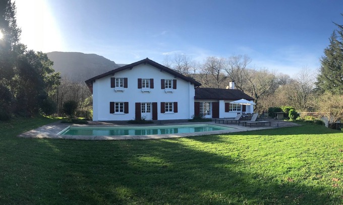 Itxassou Villa | Spacious villa in the heart of the basque country ITXASSOU